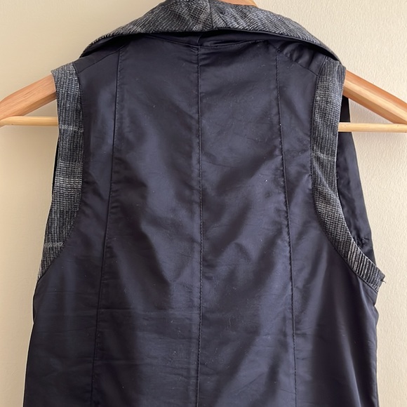 NoLimit Zip Vest - Picture 4 of 6